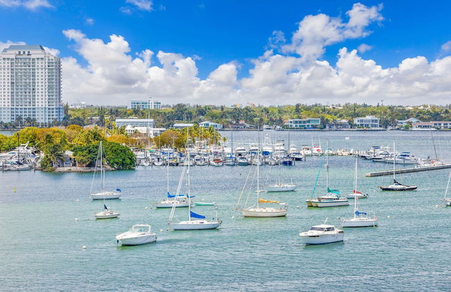 Waterfront Studio Condo in the Heart of Miami - Skyline & Bay Views - Foto 48