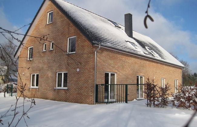 Spacious Retreat by Lake - Photo 40