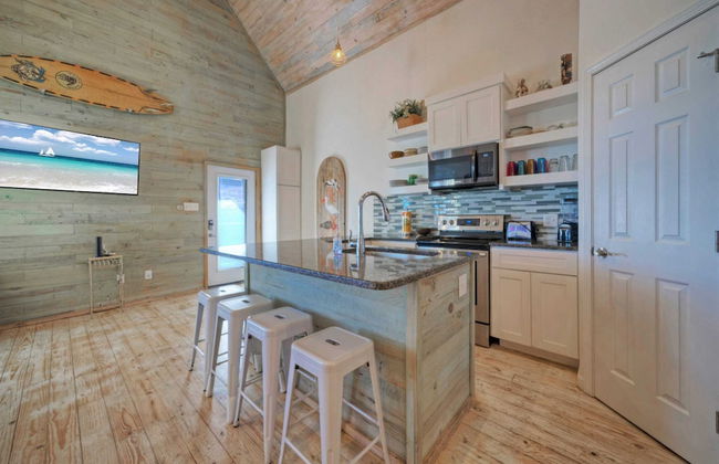 Shared Pool w/ Bay Views, Boat Dock Fishing Big Slough by Avantstay - Foto 9