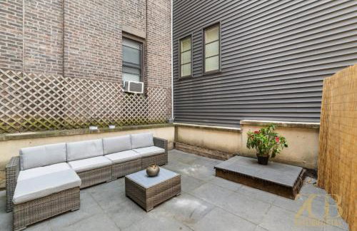 Chic 3BR 2BA West Village Apt with Private Oasis - Foto 8
