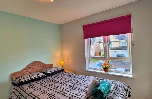 3 bed house with parking near airport - Foto 4