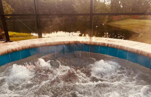 Ultimate Backyard Oasis, Heated Pool, Spa and Lake - Foto 19