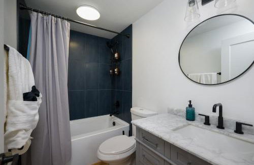 Hot Tub + Views | Cozy Retreat - Foto 19