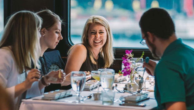 Degustando um delicioso jantar