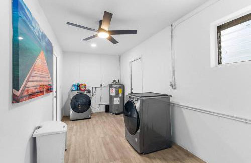 Modern renovated beach oasis home with private pool - Foto 16