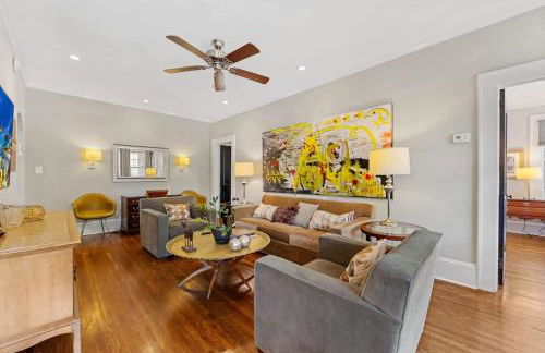 Luxurious Myers Park Living with Screened Porch - Foto 7