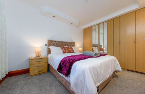 Courtyard Cottage with free onsite parking, garden, short flat walk to town - Foto 10