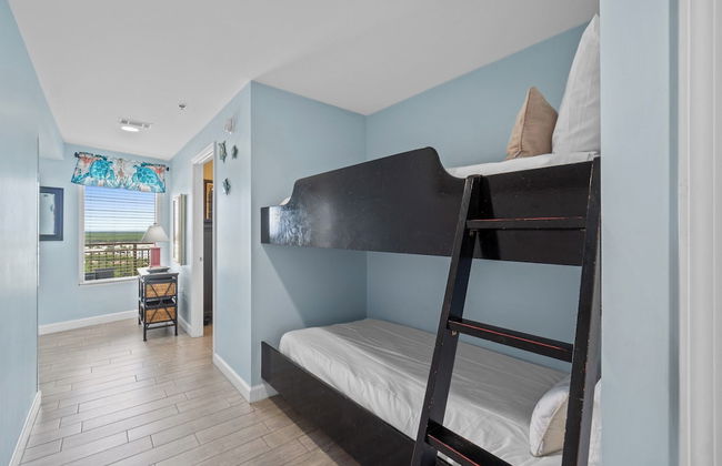 Splash Beach Resort by Book That Condo - Photo 30