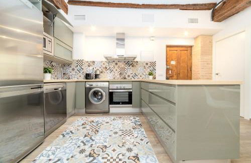 FLORIT FLATS - CATHEDRAL LUXURY TERRACE FLAT 2BR 2BA AC Wifi - Photo 33