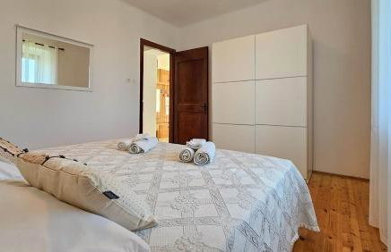 Stelia F. - Photo 10