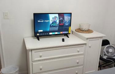 Family Friendly Upper Flat Minutes from Downtown, LCA & Ford Field - Foto 13