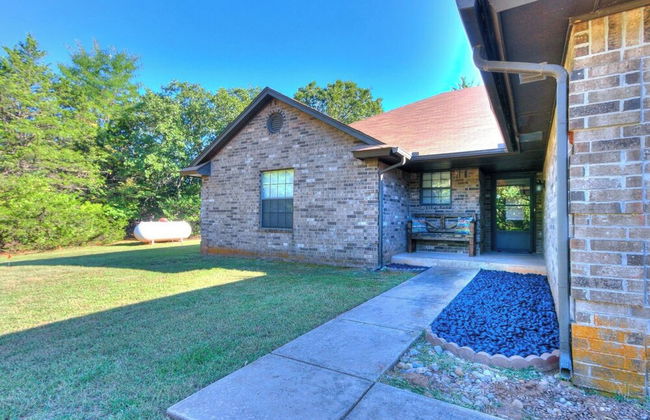 Serene Modern Farmhouse on 2 Acres - Foto 38