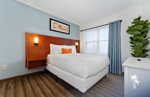 Tranquil Garden View 2 Bed 2 Bath Balcony Condo 7 Min to Universal - Foto 2