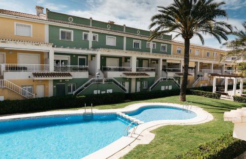 Townhouse with terraces and communal pool - Photo 3