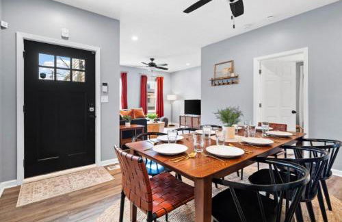 Hot Tub N64 Mins to Downtown Sleeps 8 - Foto 21