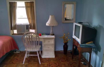 1 Beige Cozy Bungalow or 1 White Cozy Efficiency Cottage in Titusville - Foto 40