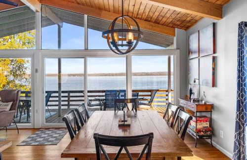 Waterfront retreat w/ wraparound deck & BBQ - Foto 34