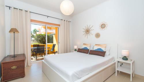 Casa Nobre 2BDR - 4 mins walk Train Station - Pool - Patio - Quiet - Foto 3