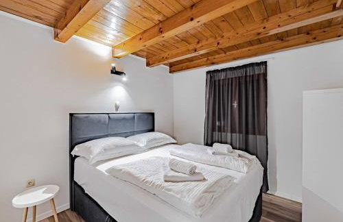 Villa Sea Edge - Three Bedroom Villa With Sea View - Photo 26