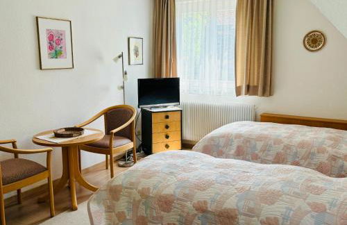 Ferienhaus Oesterle - Idyllisches Schwarzwaldhaus am Bach mit Terrasse & Balkon - Foto 25