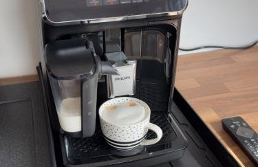 Navy Blue Apartment - Photo 9