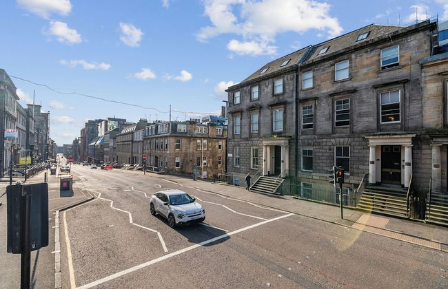 Blythswood Apartment 2 - Photo 1