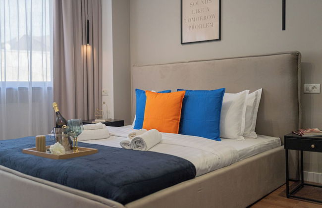 Playful & Trendy 2BR on Regina Elisabeta, Steps to Cismigiu Gardens | Bathtub & Boulevard Views - Foto 15