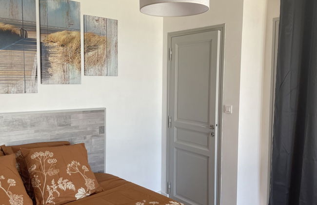 4 bedroom House in La Valette-du-Var with private pool and garden - Photo 15