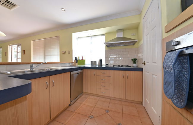 Redcliff Home Close to City & Airport - Foto 12