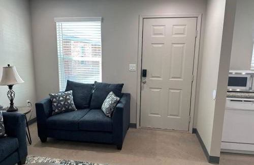 Brand New! Charming and Cozy Too - Foto 15