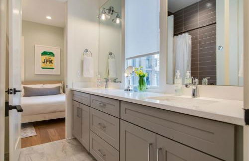 7BR Retreat, Rooftops, Garages, Walkable to Faves 5 Mins to Nissan Stadium, Less than 10 Mins to Broadway, 24 Hr Hospitality, Great for Groups - Foto 32