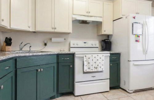 Cozy 3BR Home Escape, Modern & Serene - Foto 7