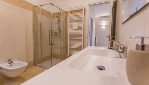 LM House - Foto 3, Shower