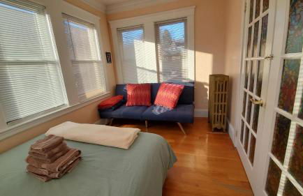 Near Train Station Gorgeous 3-Bedroom Apartment with Patios - Foto 16