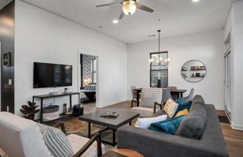 Walk to Vanderbilt and Belmont - Shuffle Board and Free Parking - Foto 13