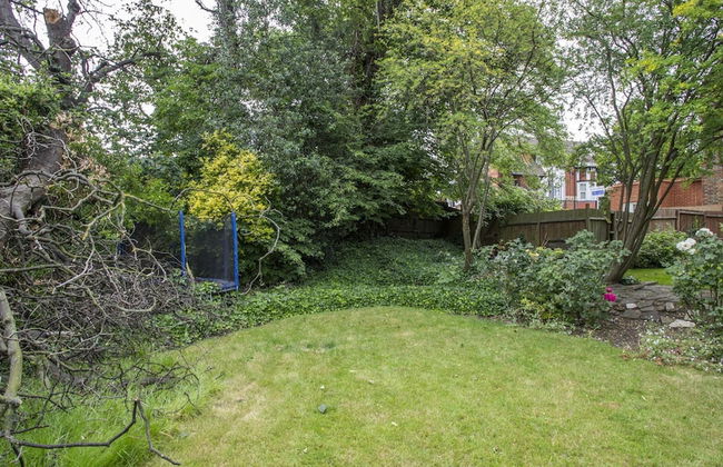 4-bed Flat in West London, Sleeps 8, 8 min to Tube - Foto 29