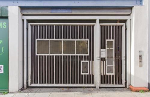 Stylish 2BR Retreat Steps from Kings Cross - Foto 25