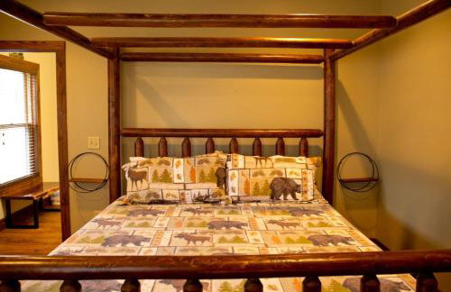 Secluded Cabin - Games, Fire Pit, Hot Tub, Pet OK - Foto 29