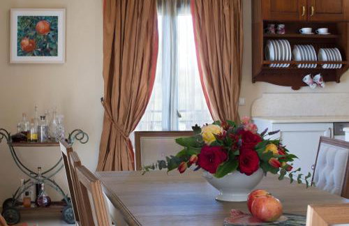 Avra Private Suites - Photo 73