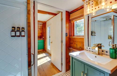 Pocono Getaway A frame Cabin w/ Hot Tub Sauna - Foto 2