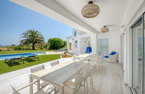 Charming Villa with Pool & Scenic Garden - Foto 77