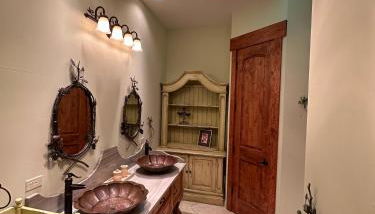 Luxury Mountain Retreat with views, fire pit, and creek - Foto 3