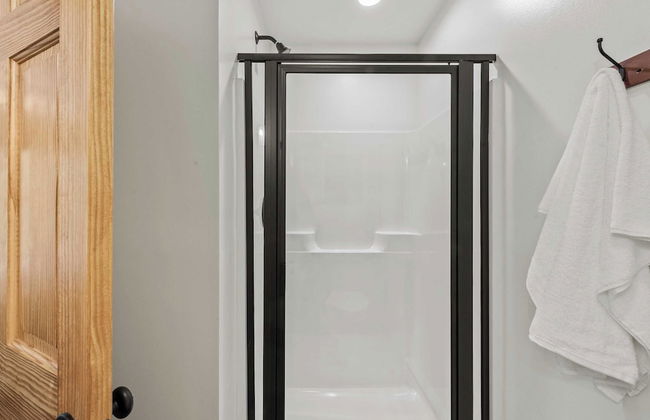 Bluejay Getaway by Avantstay Walk to Lake 7bdr, Hot Tub, Pool Table - Foto 32