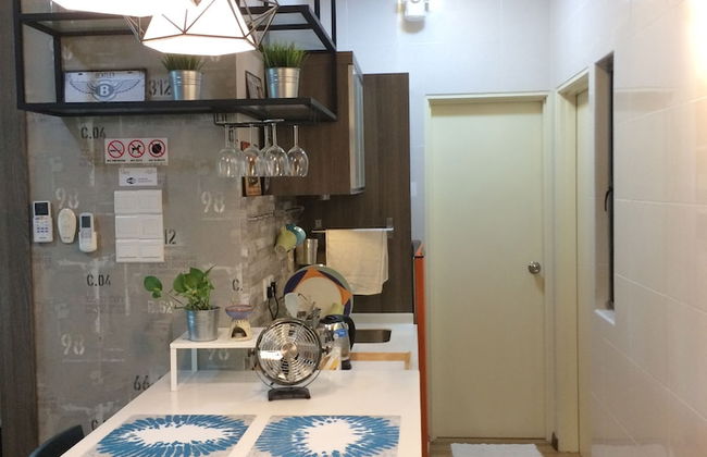 Lawang Suite Apartment With Balcony - Photo 20