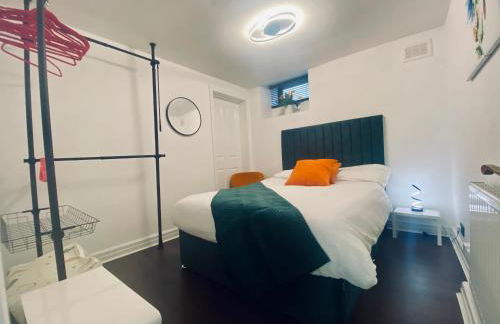 2 Bedroom - Garden Apartment, with parking - Foto 7