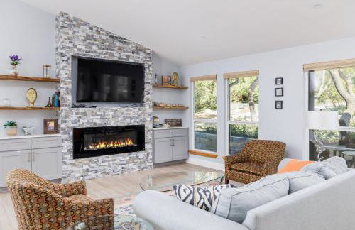 Casa Mariposa Newly Renovated Firepit*Fireplace*Great Deck*Pets Welcome! - Foto 11