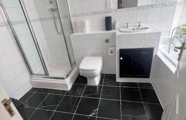 Luxury 3 bedroom, 3 bath apt by Oxford St & Soho - Foto 22