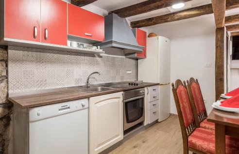 2 Bedroom Cozy Home In Jurdani - Foto 5