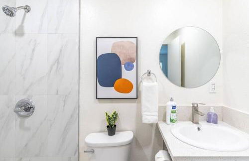 City Retreat Minutes to DT - Foto 45