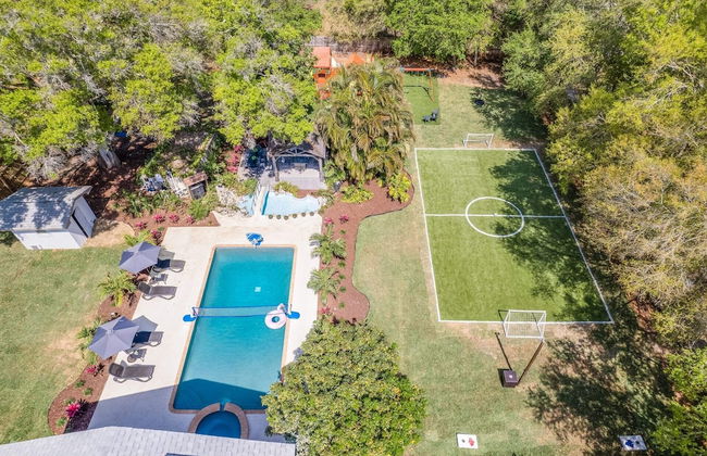 Luxe Largo Retreat: Pool, Games, Basketball & More - Foto 19